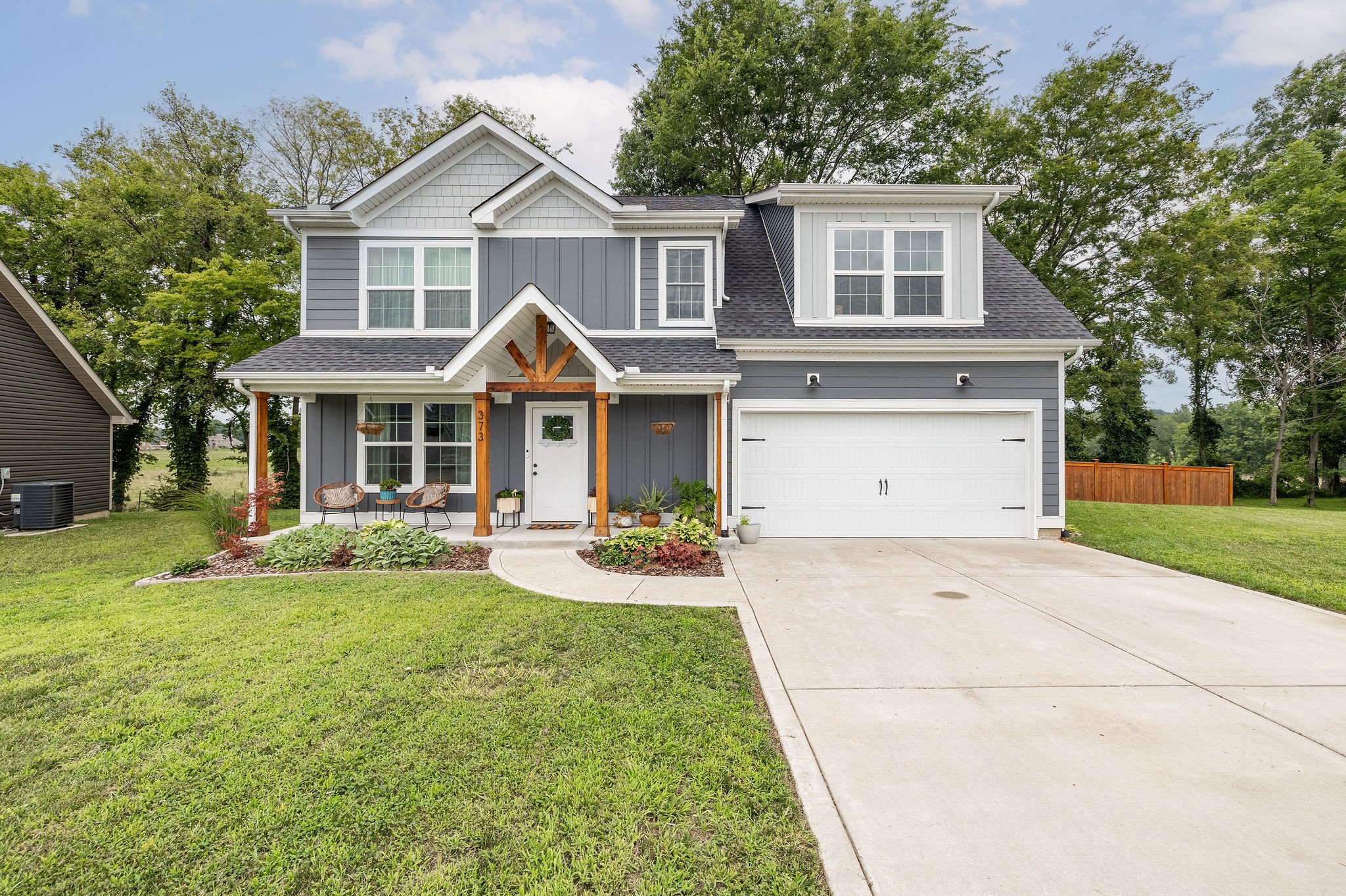373 Fieldstone Ln