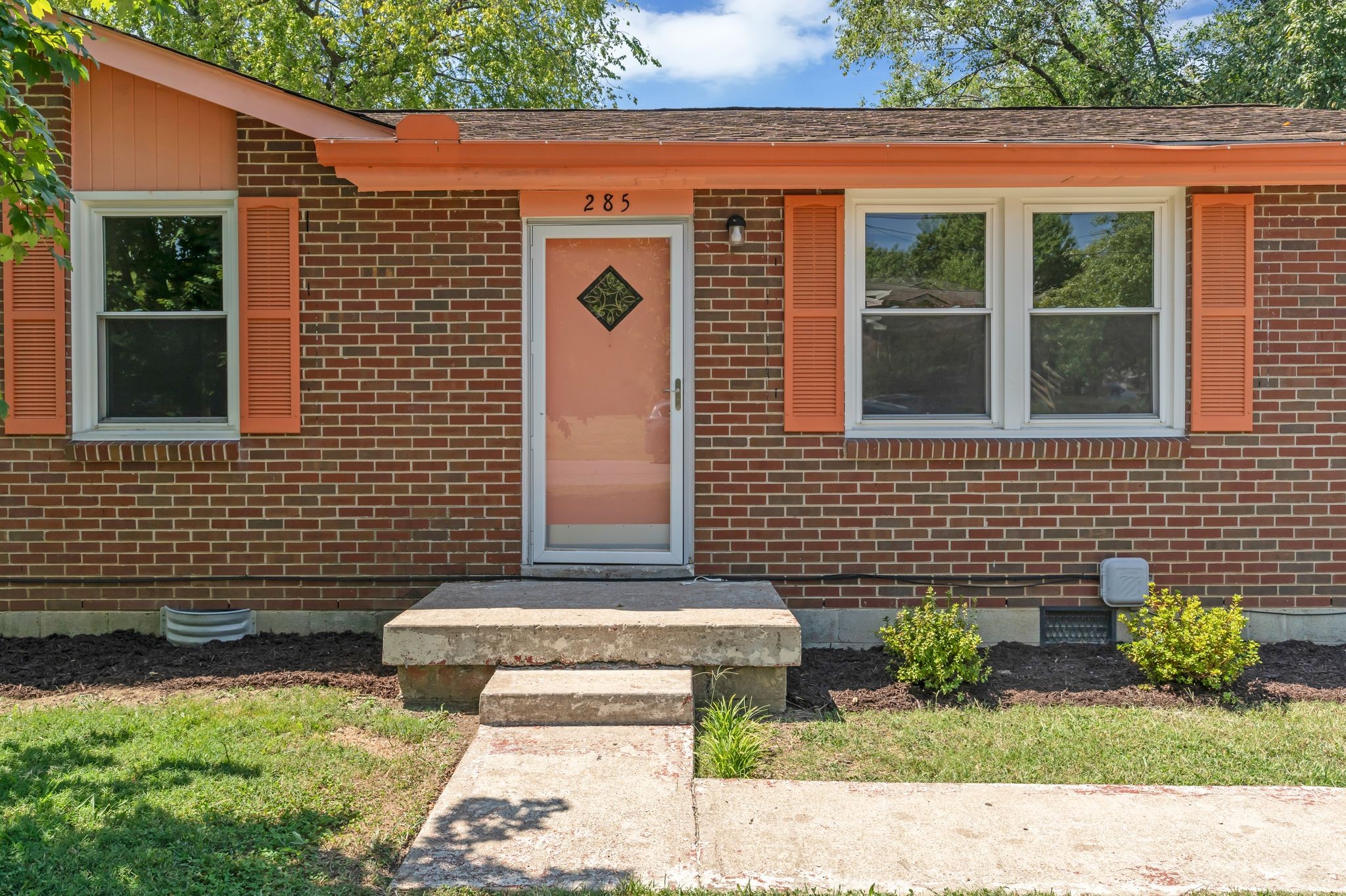 285 Becklea Dr