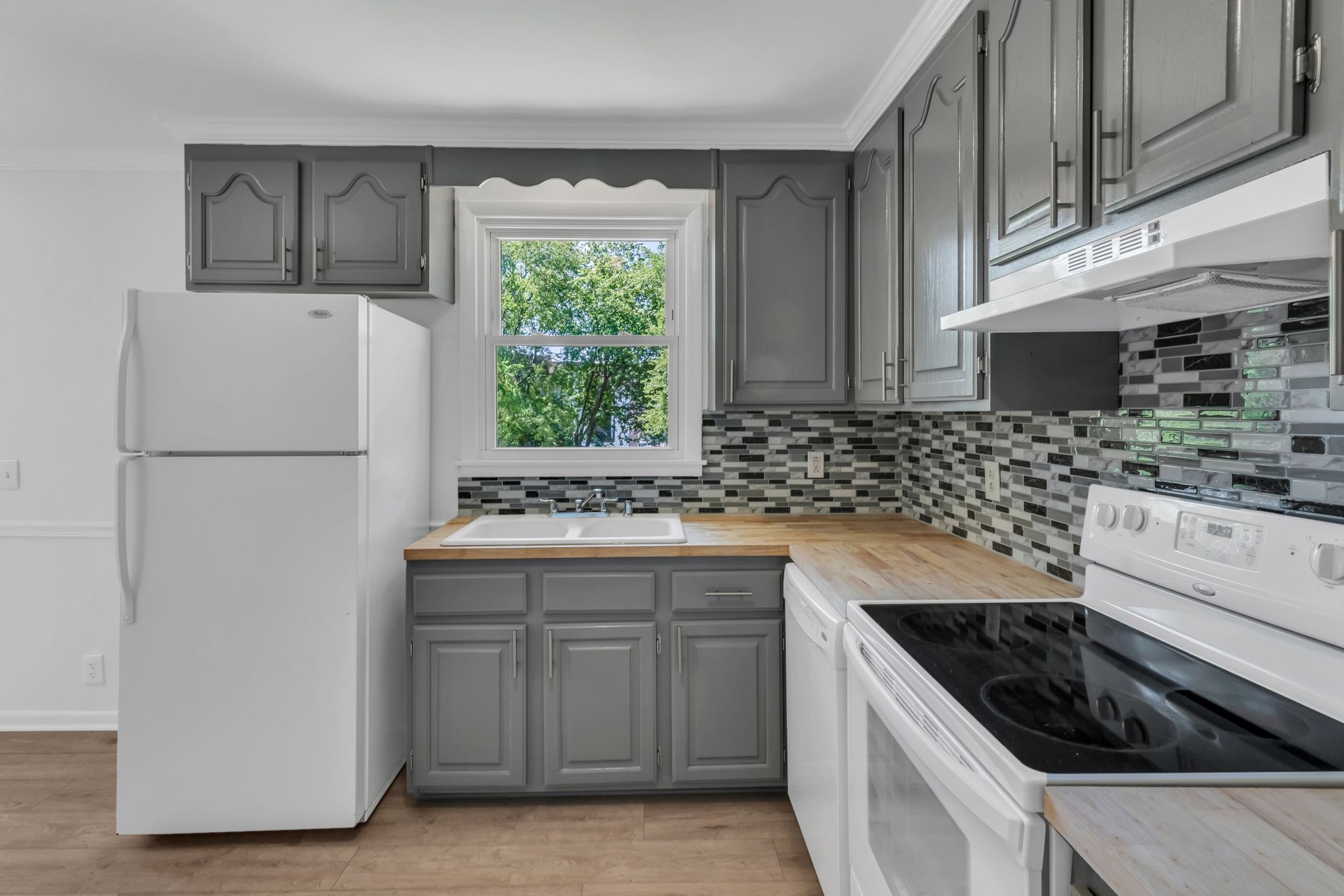285 Becklea Dr
