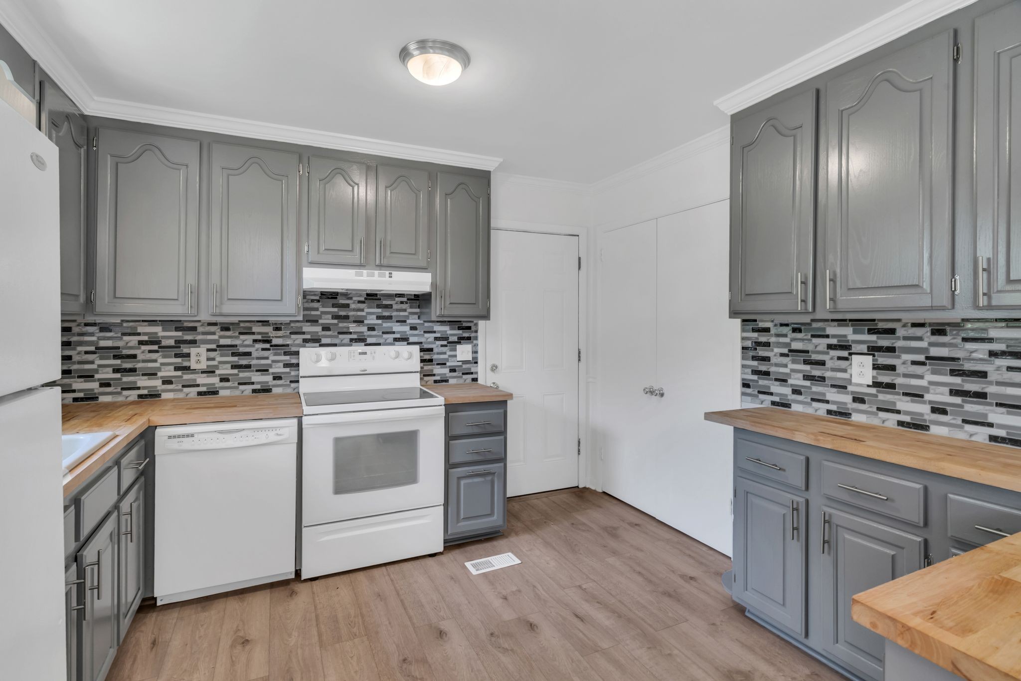 285 Becklea Dr