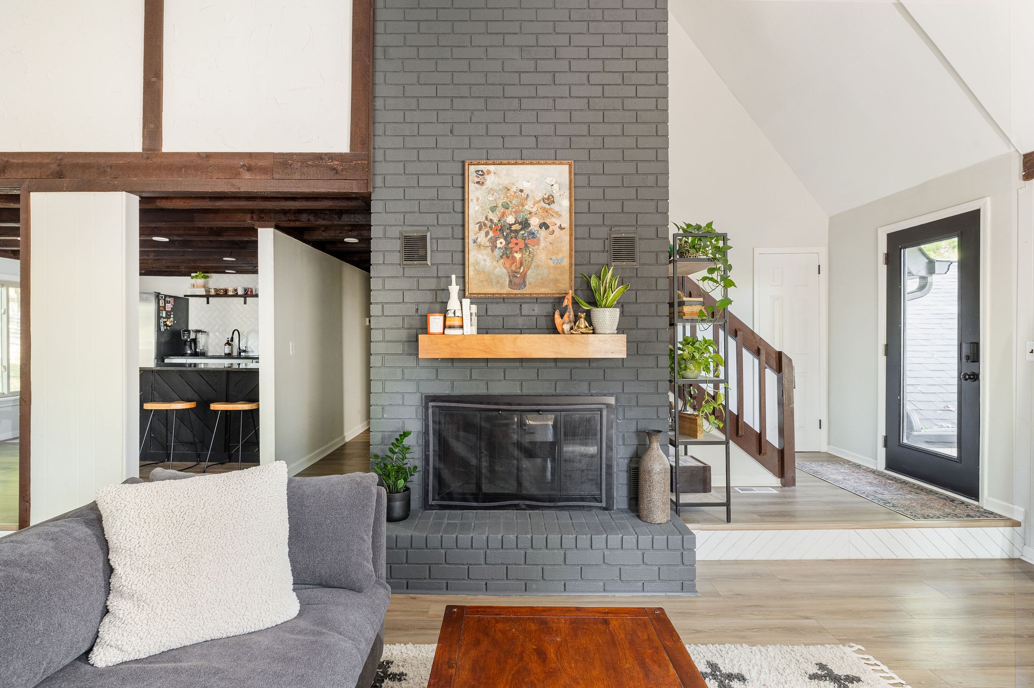 1914 Lynn Cir