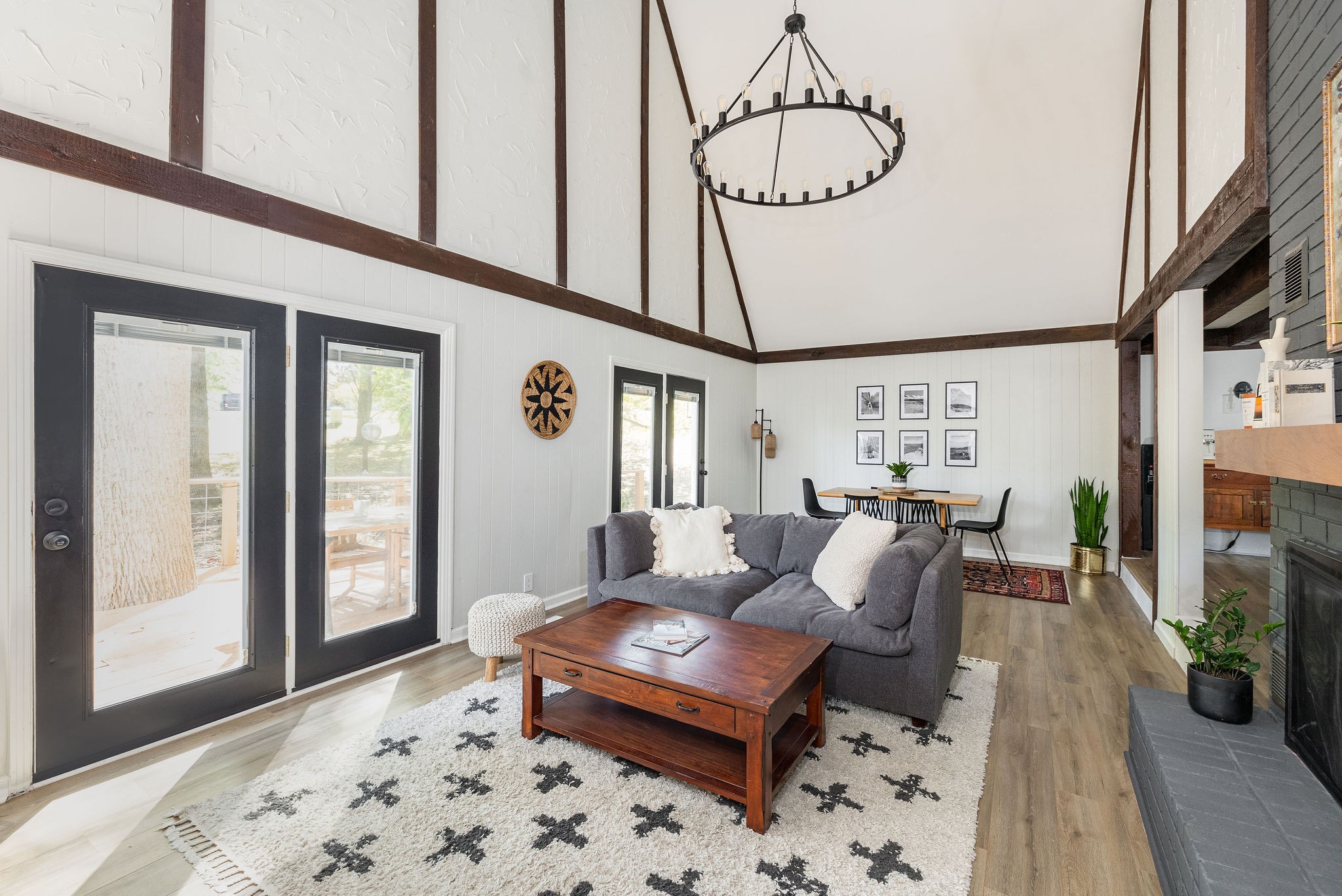 1914 Lynn Cir