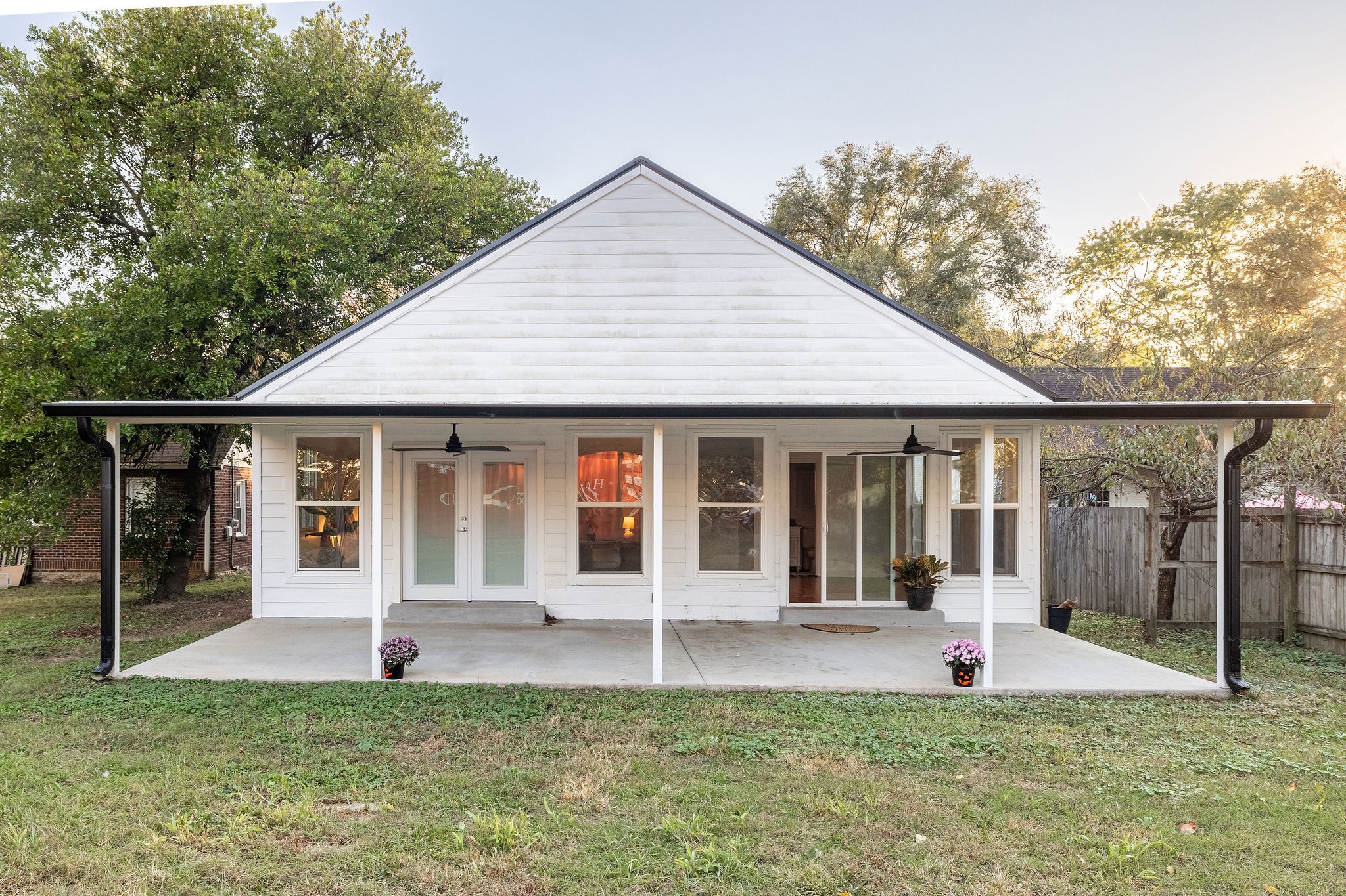 927 McClurkan Ave