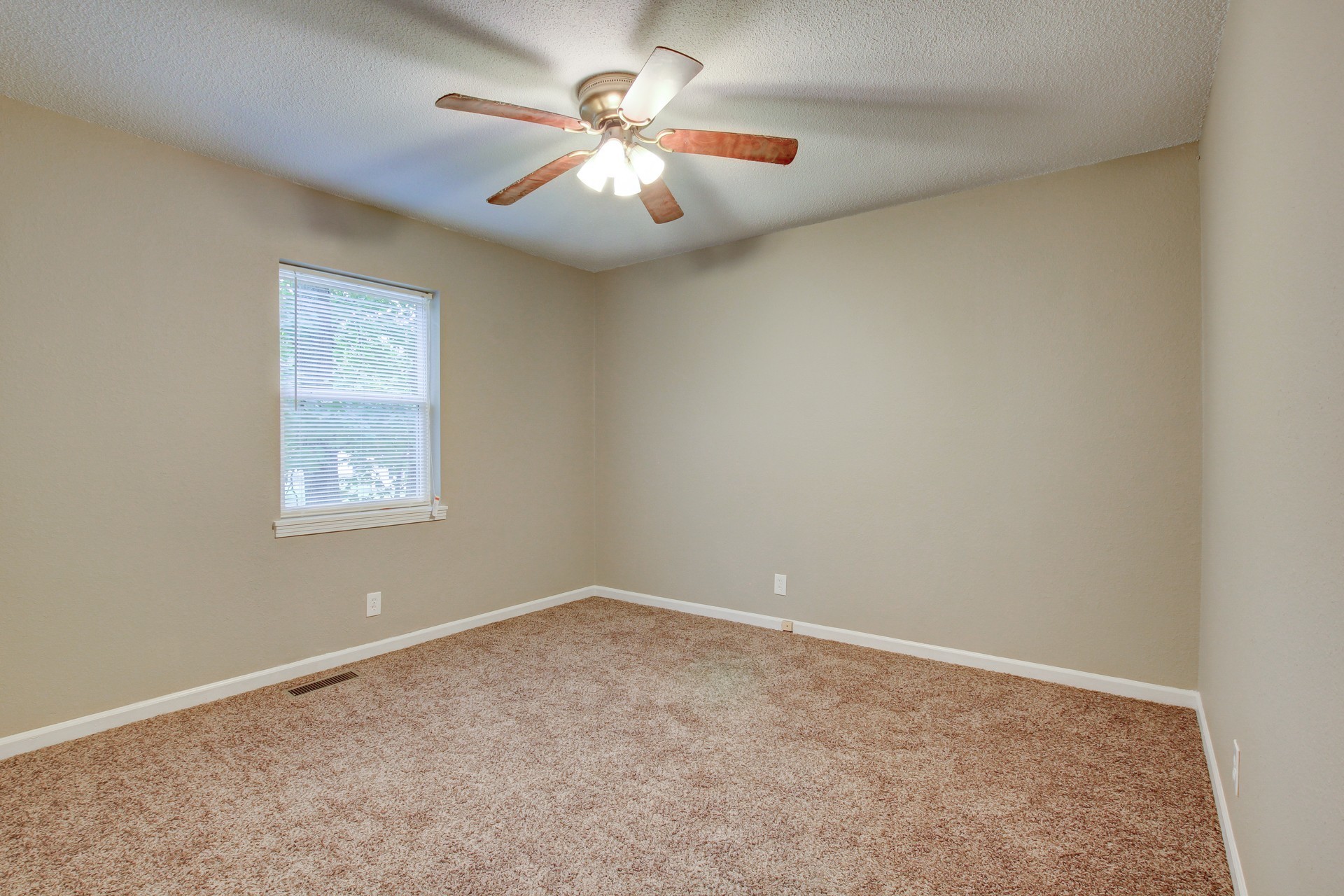 415 Buckeye Ln