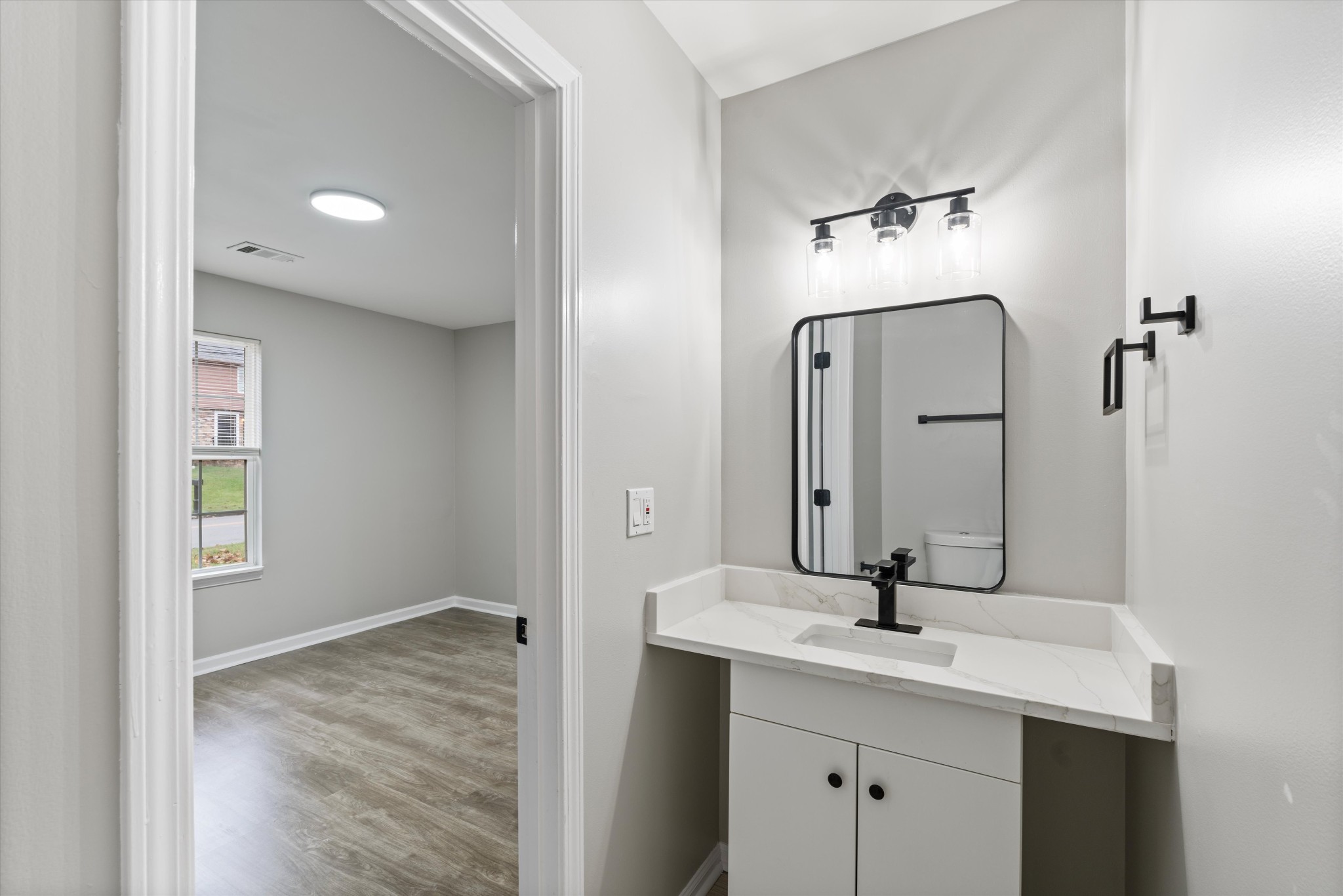 2718 Old Matthews Rd