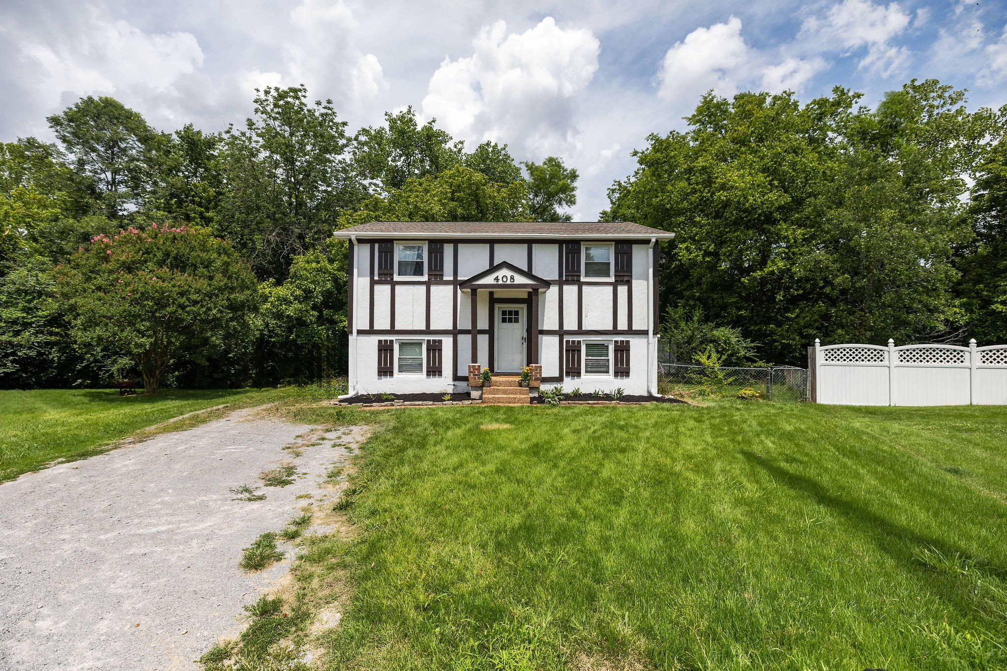 408 Barclay Square Cir