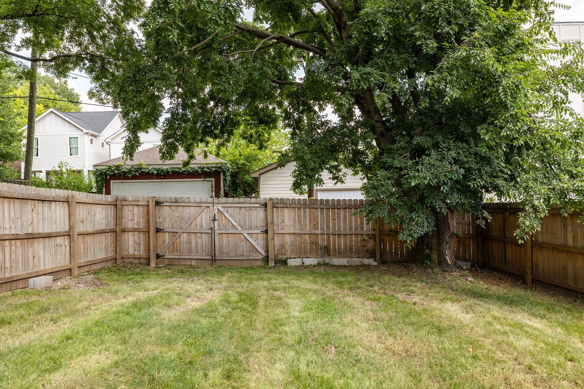 1303 Pennock Ave