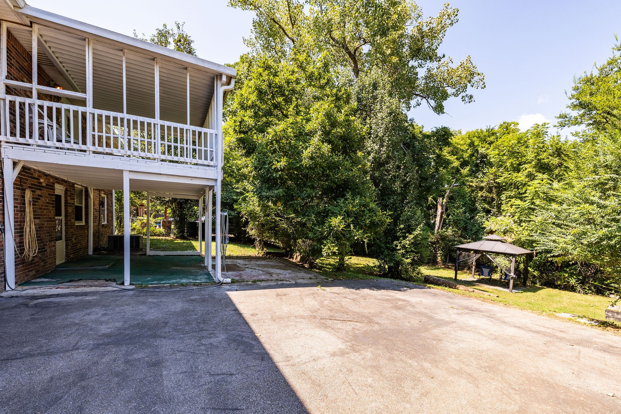 2728 Mossdale Dr