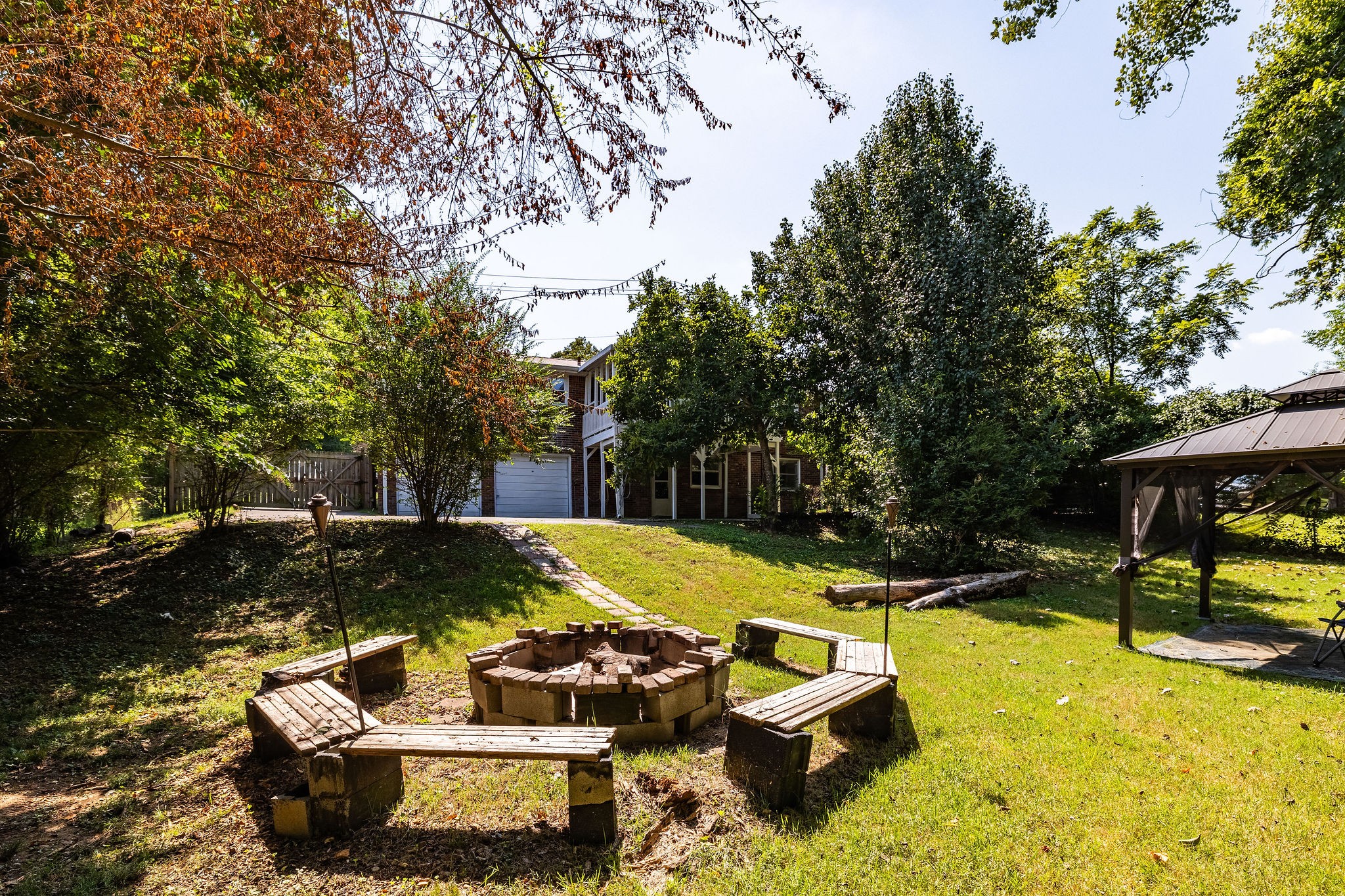 2728 Mossdale Dr