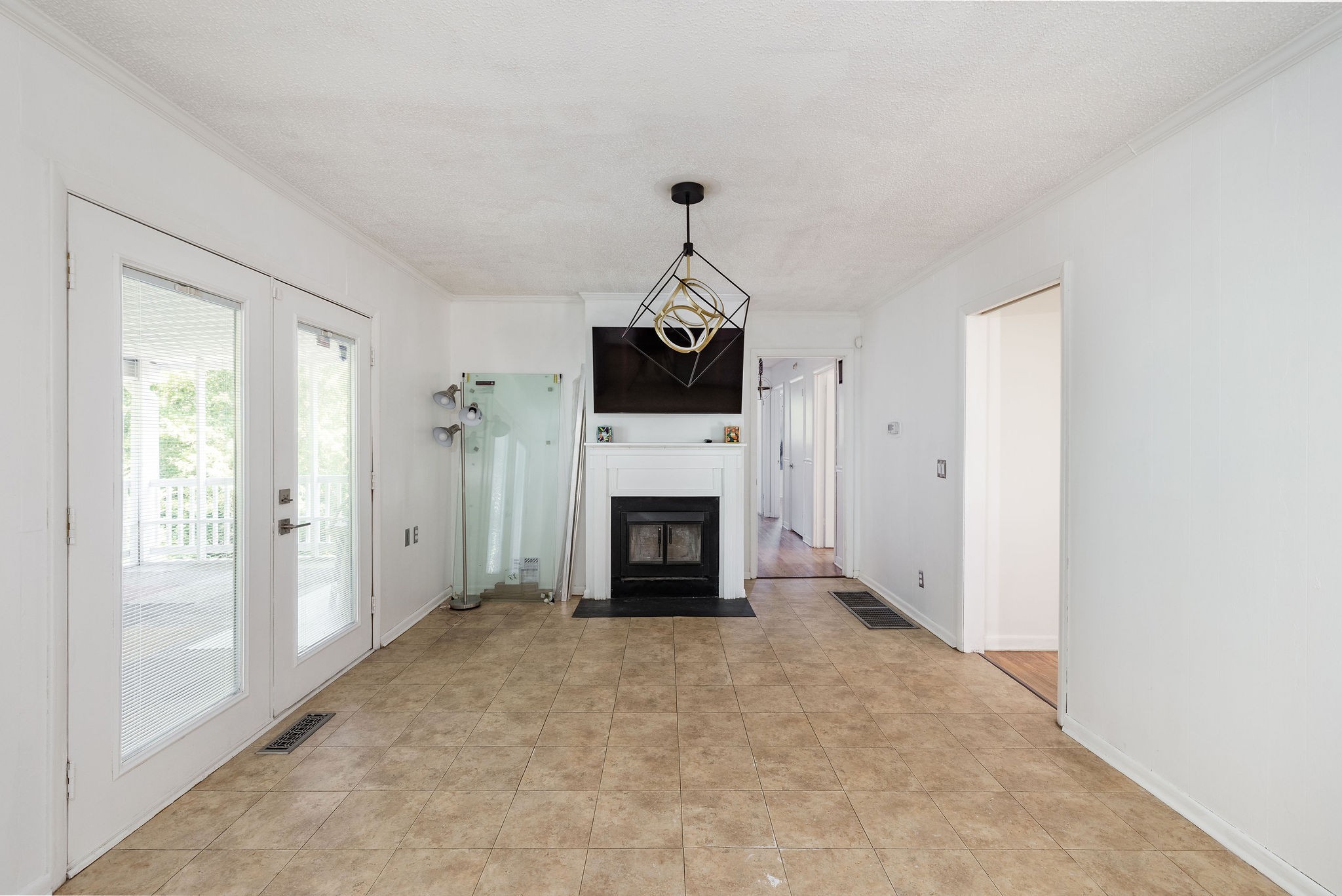 2728 Mossdale Dr