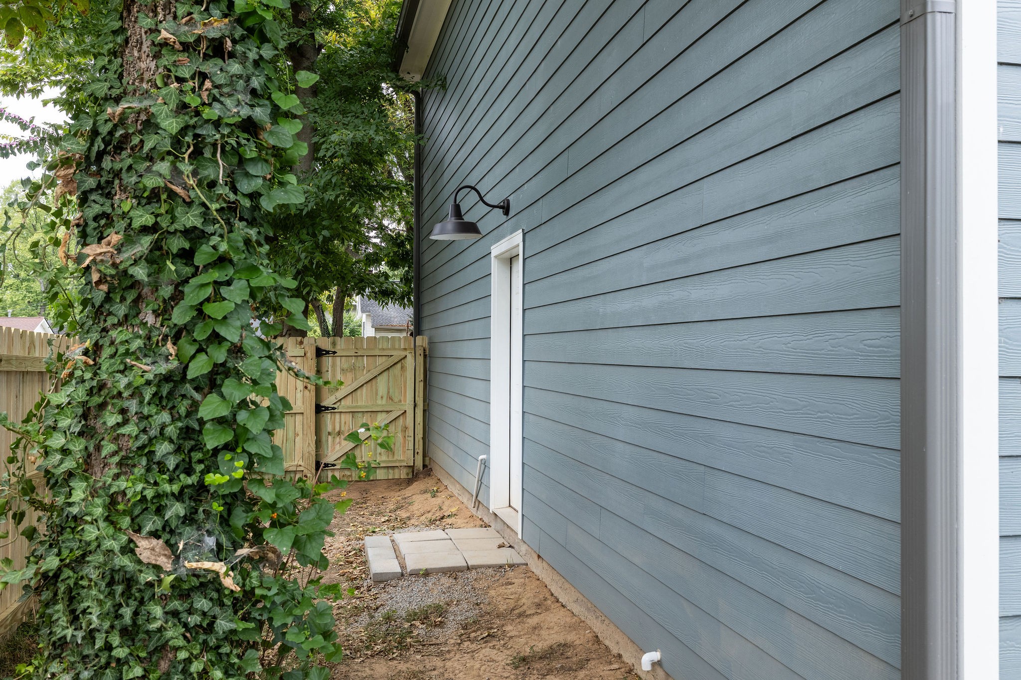 1212 Stainback Ave