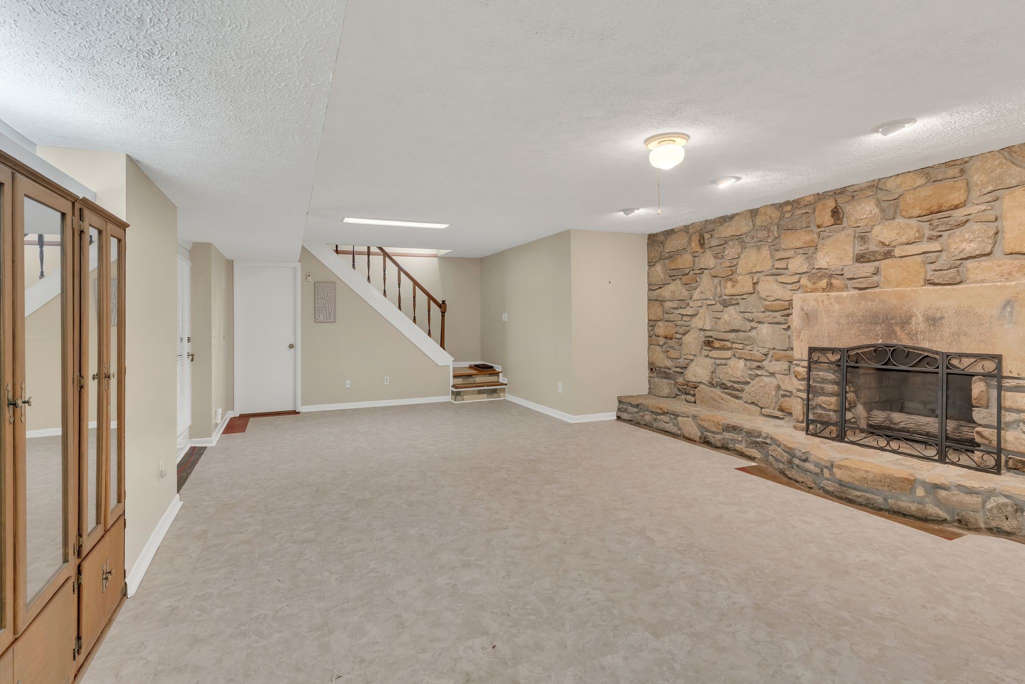 337 Shute Ln