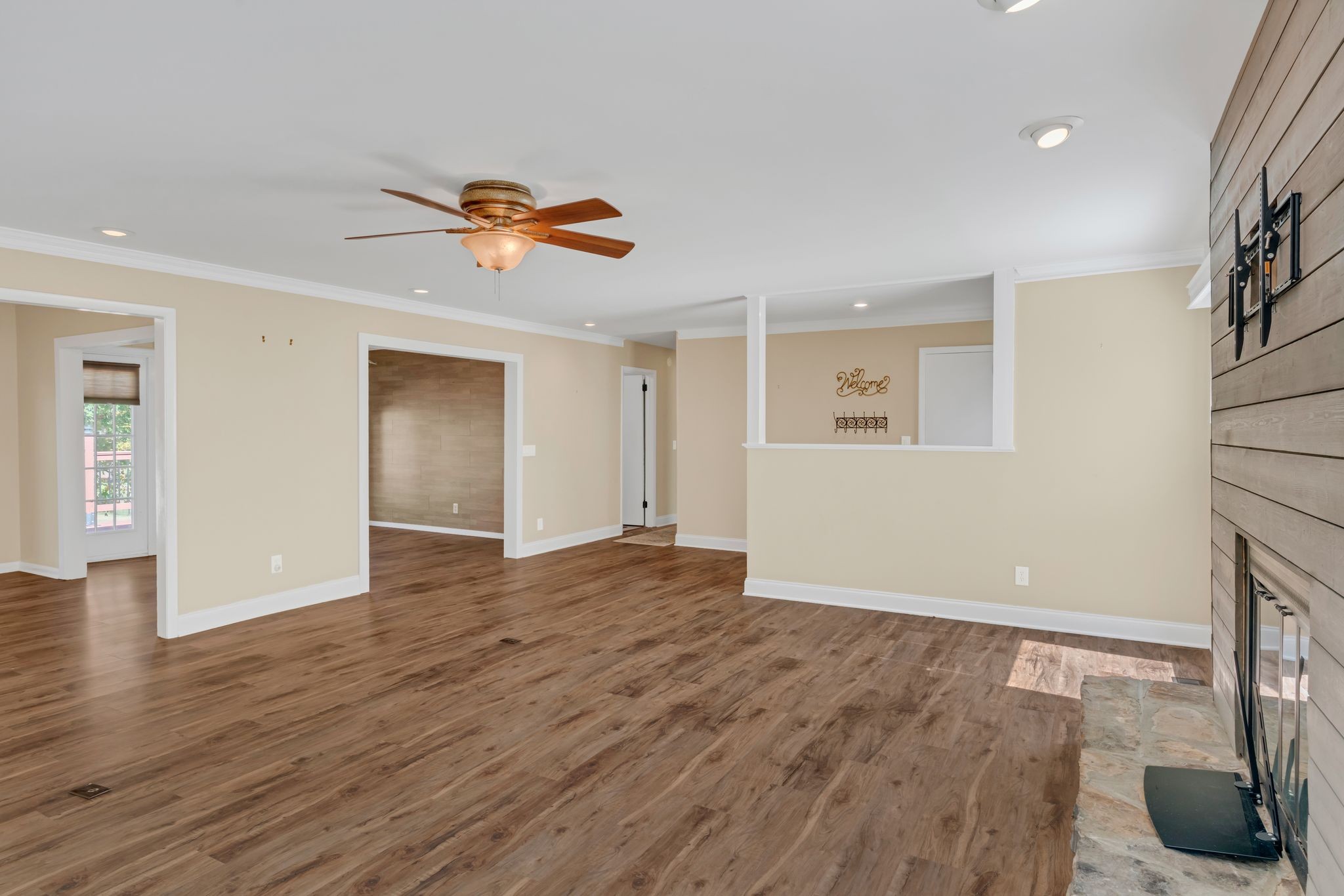 337 Shute Ln