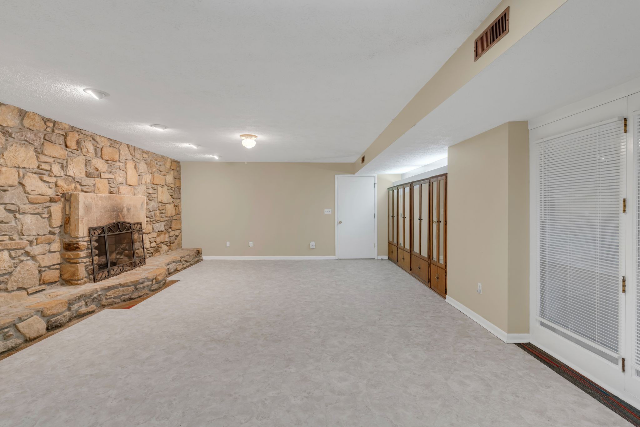 337 Shute Ln