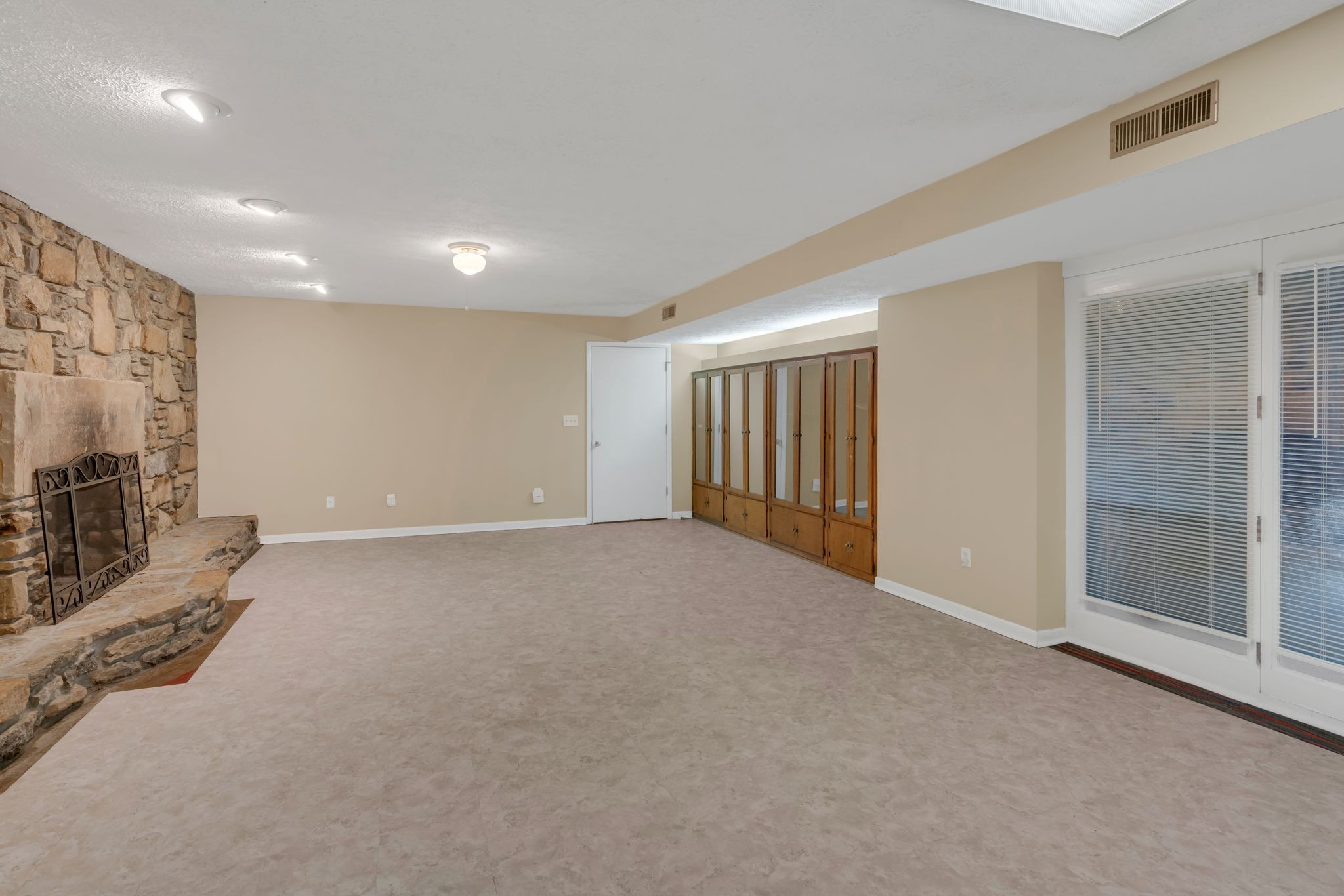 337 Shute Ln