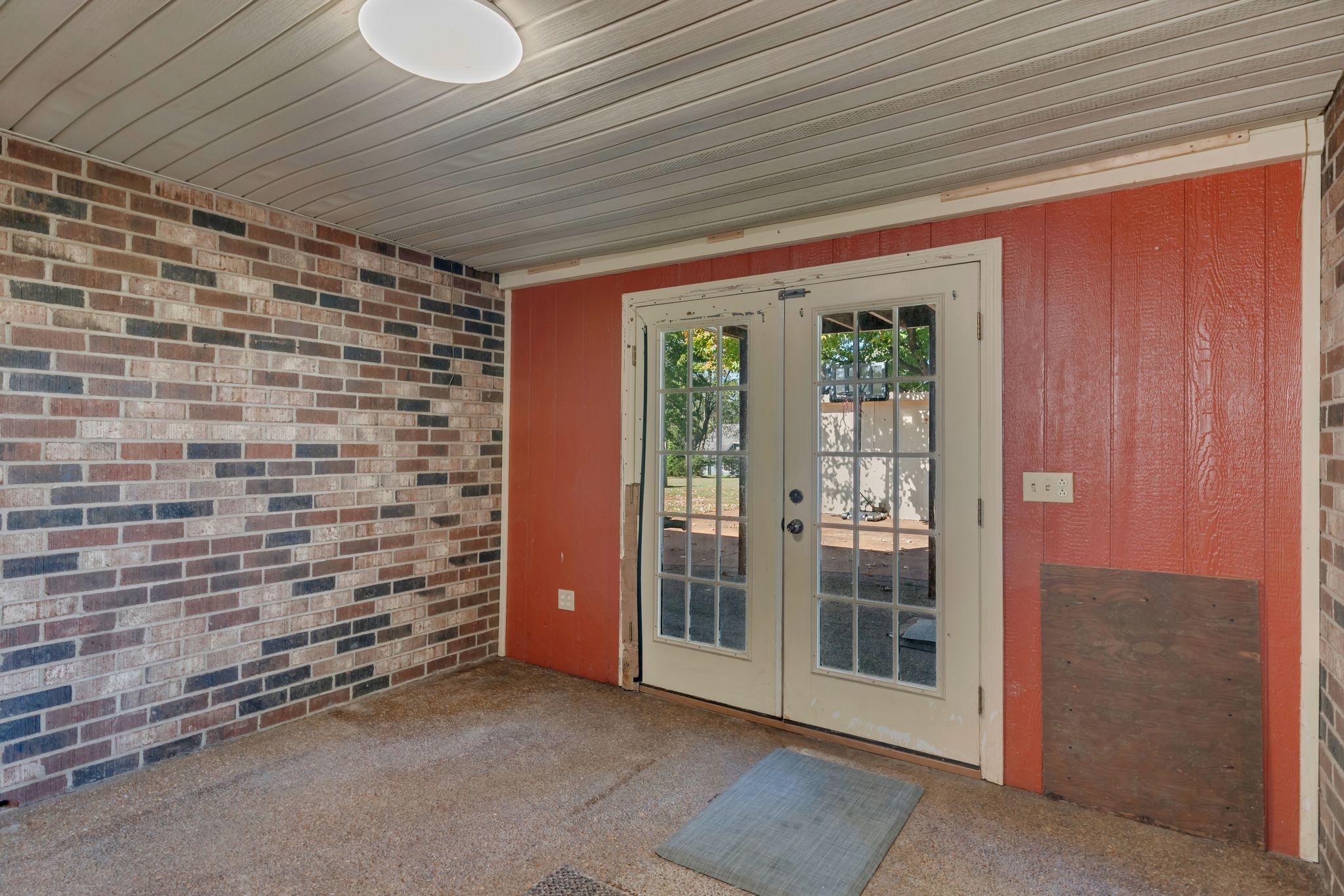 337 Shute Ln