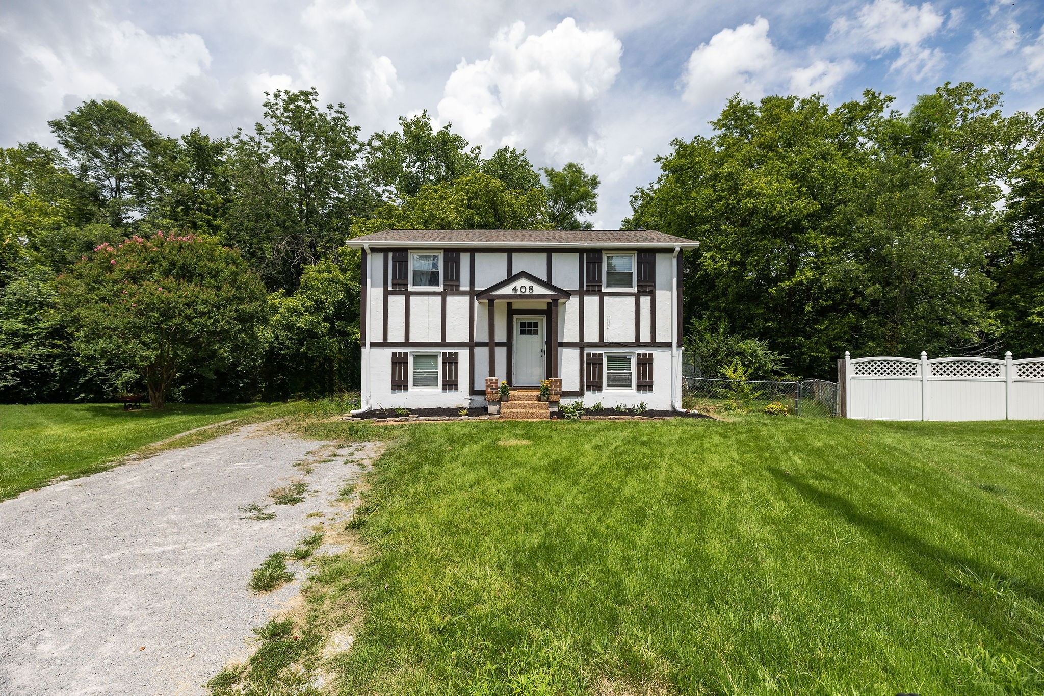 408 Barclay Square Cir