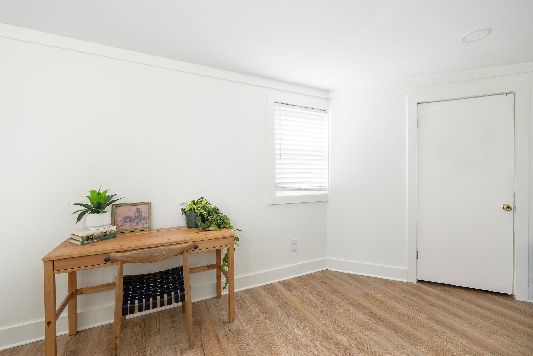 408 Barclay Square Cir