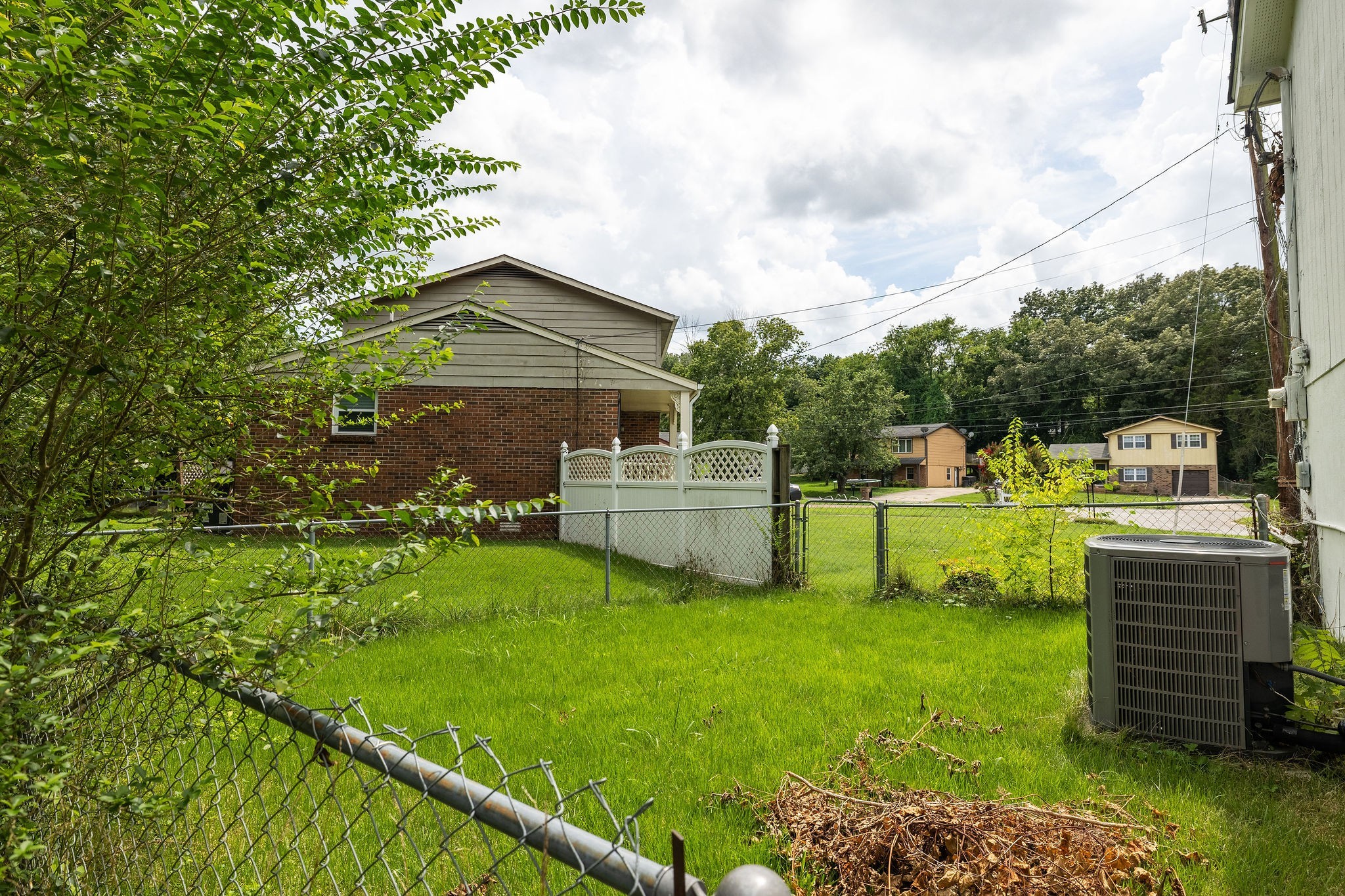 408 Barclay Square Cir