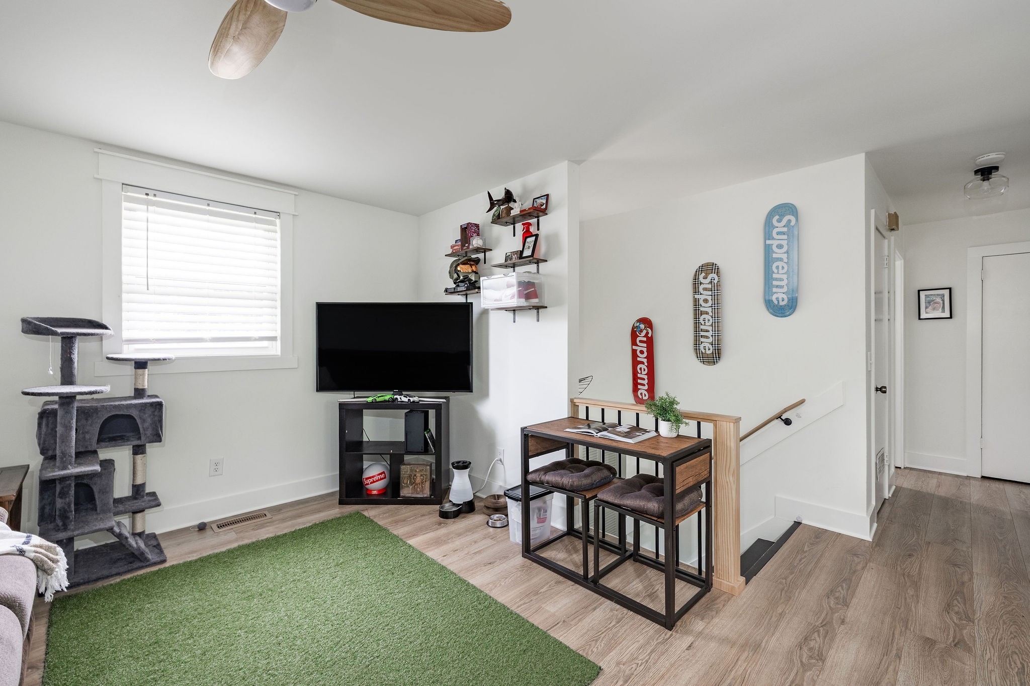 408 Barclay Square Cir