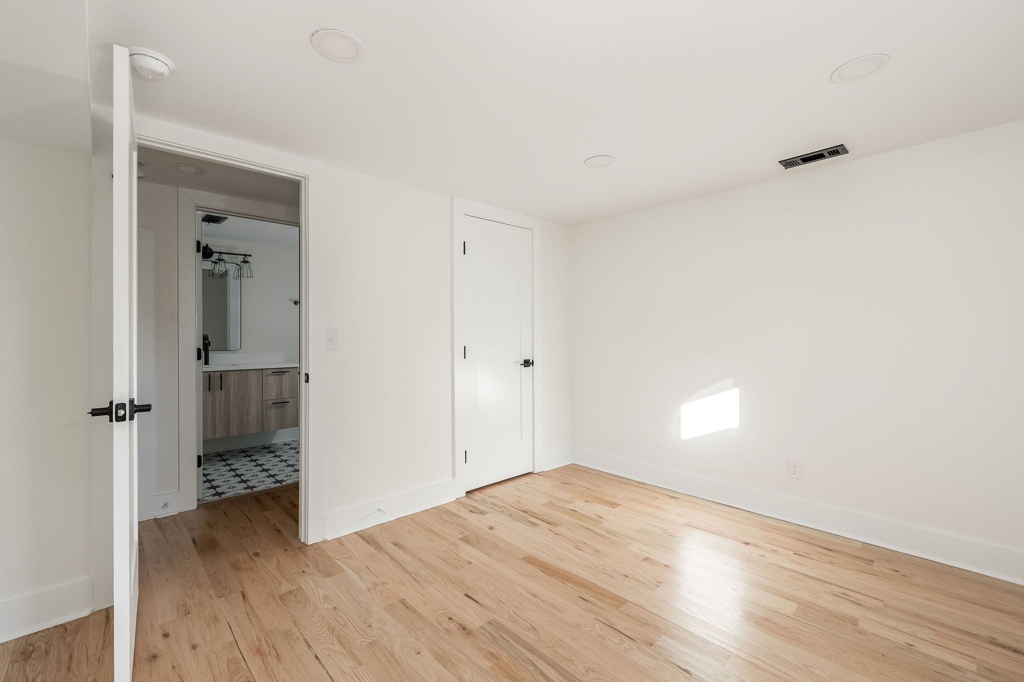 709 Tahlena Ave
