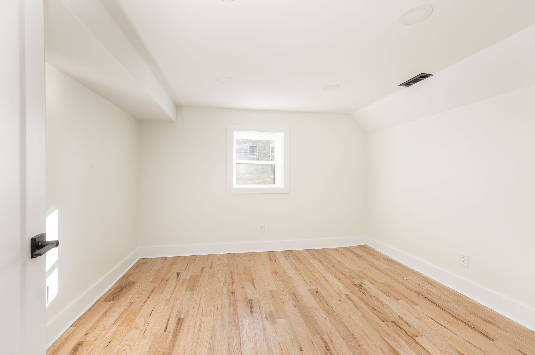 709 Tahlena Ave