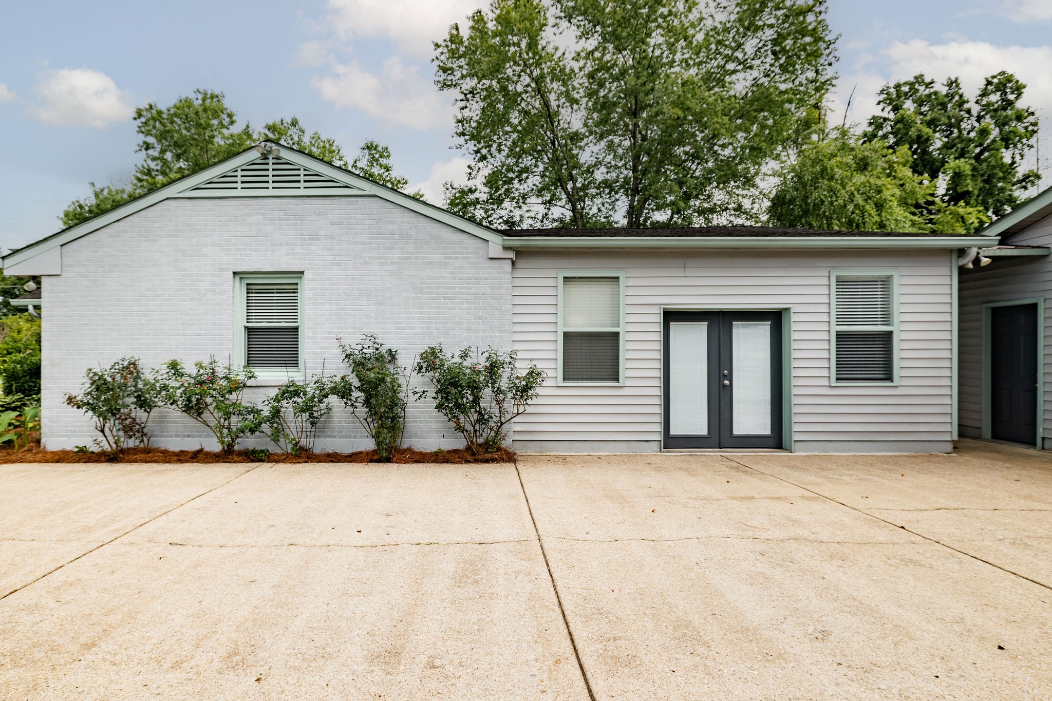 264 Lisa Ln