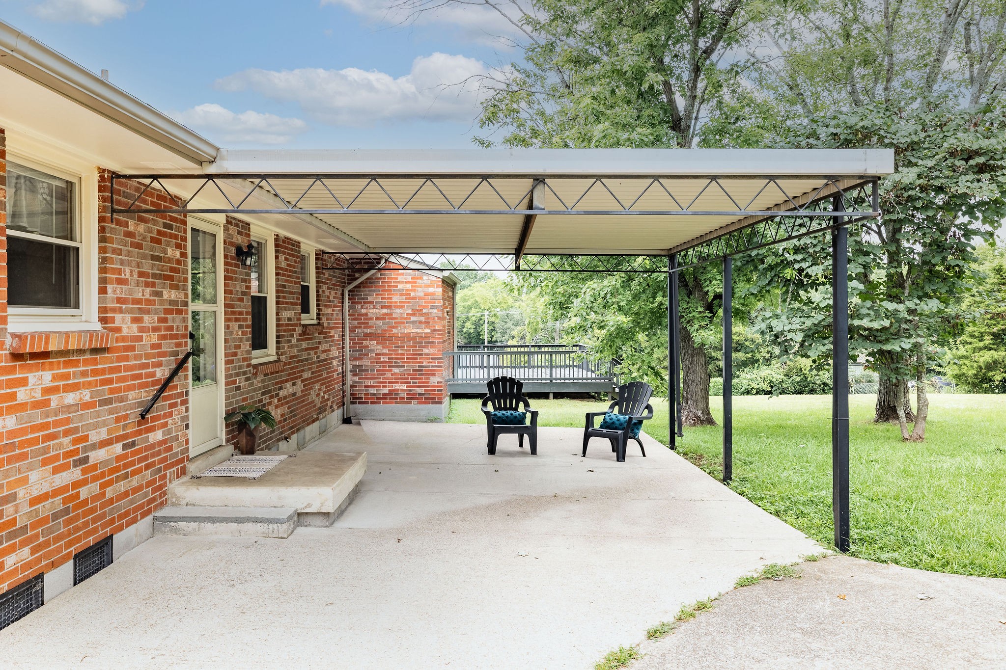 211 Friendship Dr