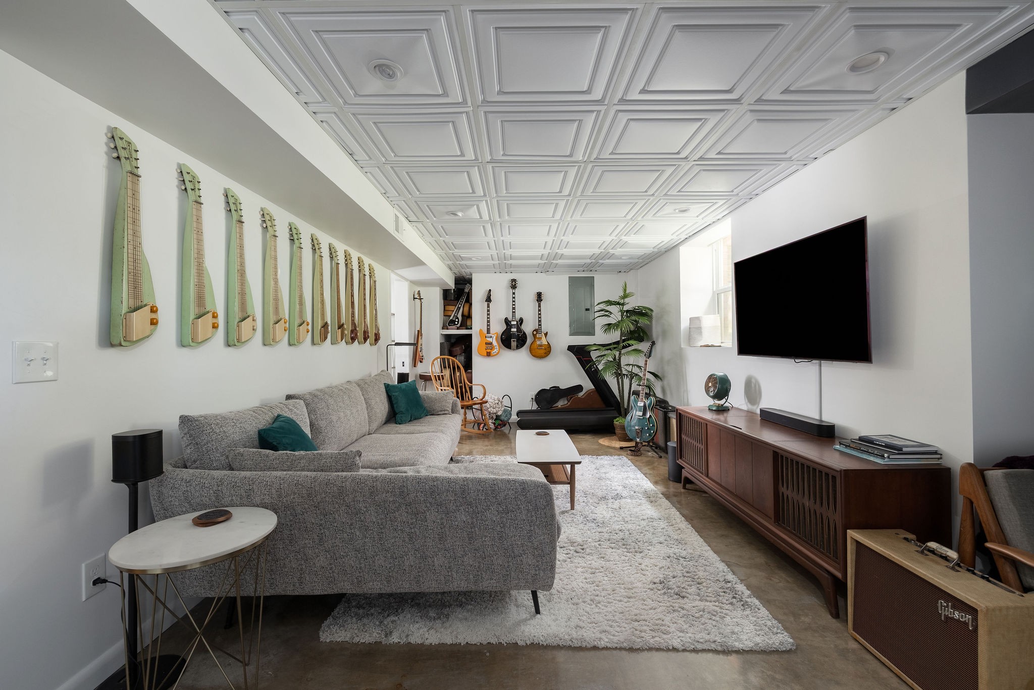400 Freda Villa