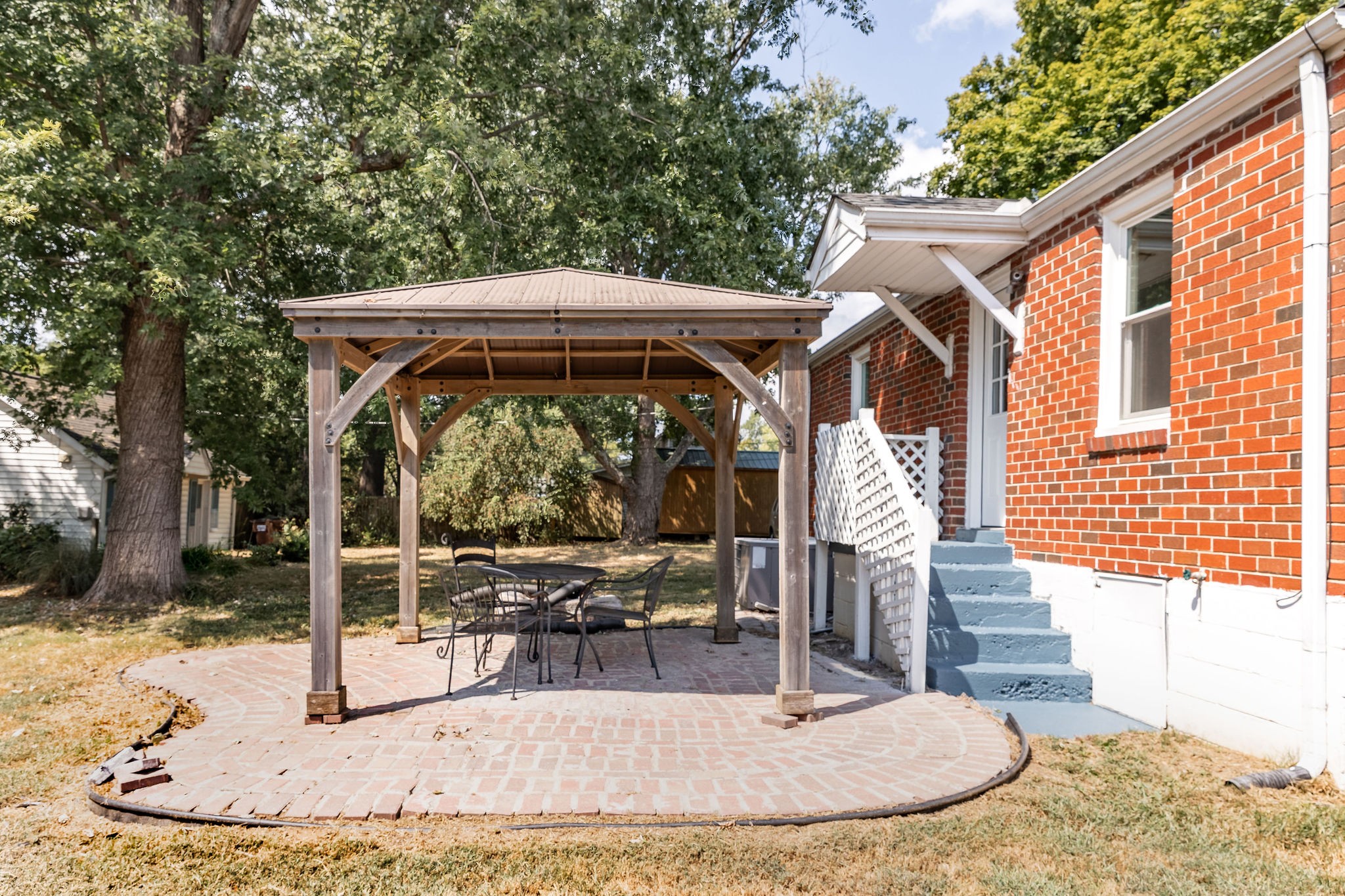 120 Becker Ave