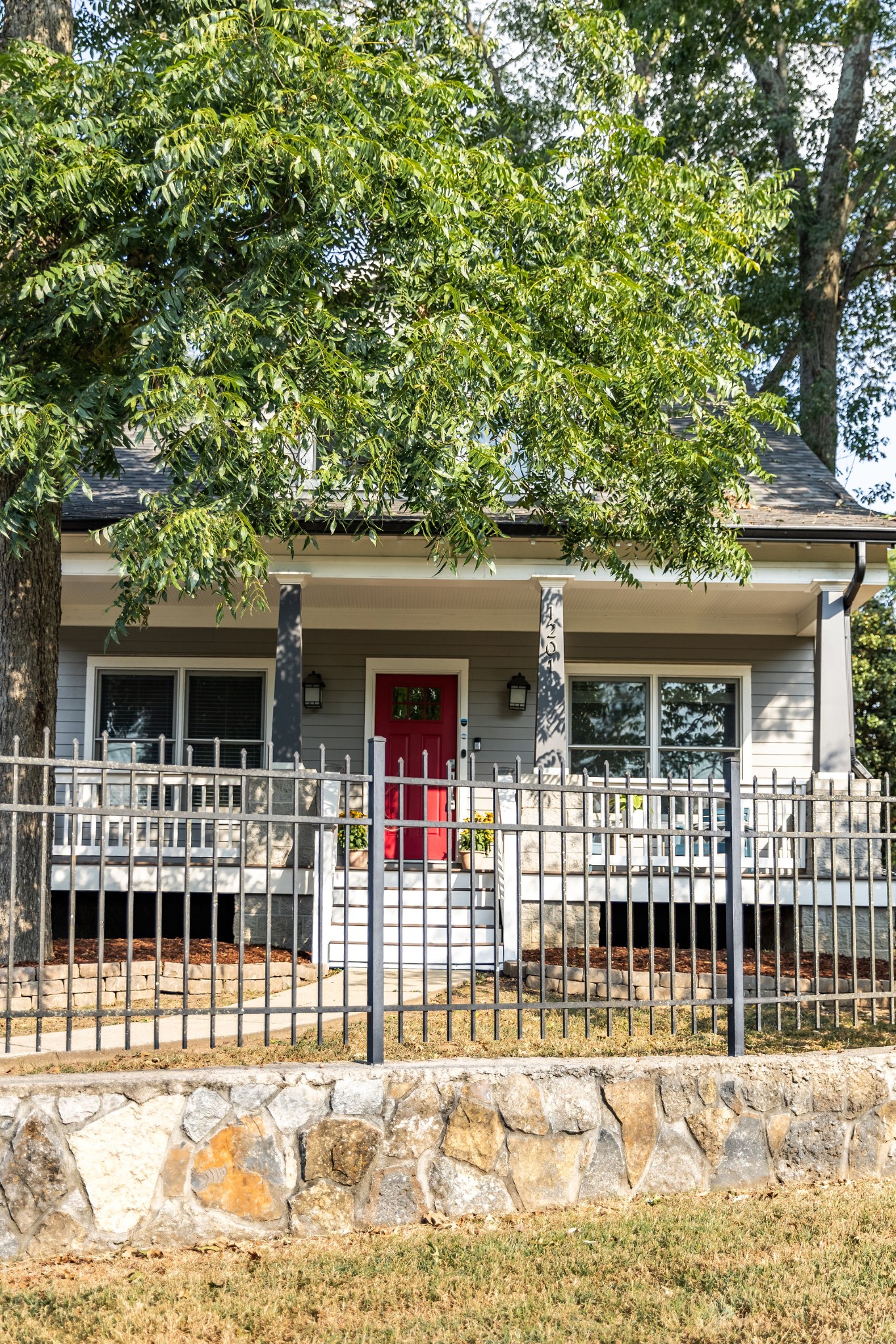 1201 Chapel Ave