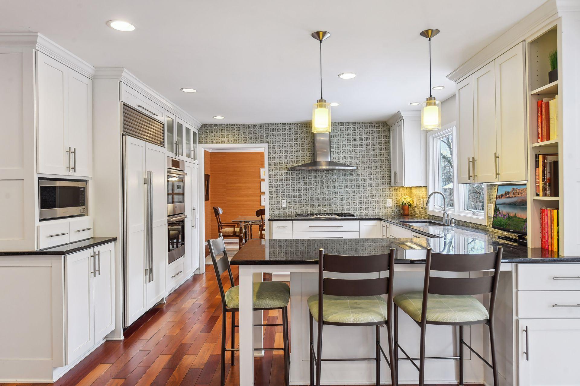 5921 Bonnie Brae Drive