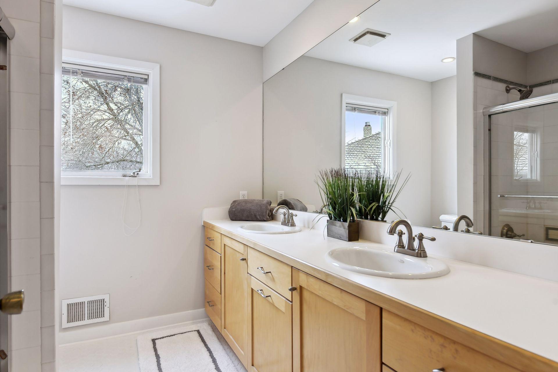 5921 Bonnie Brae Drive