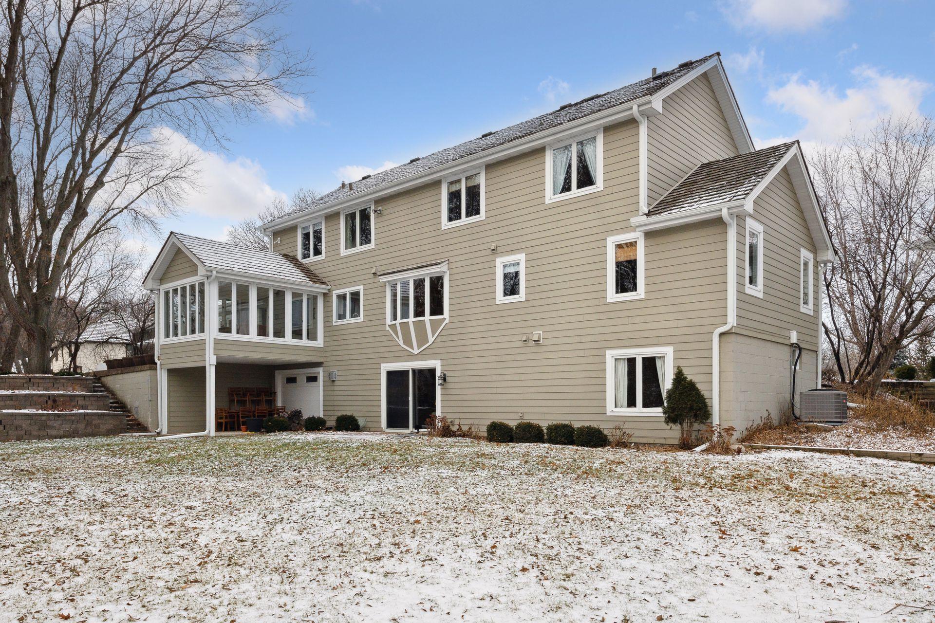 5921 Bonnie Brae Drive