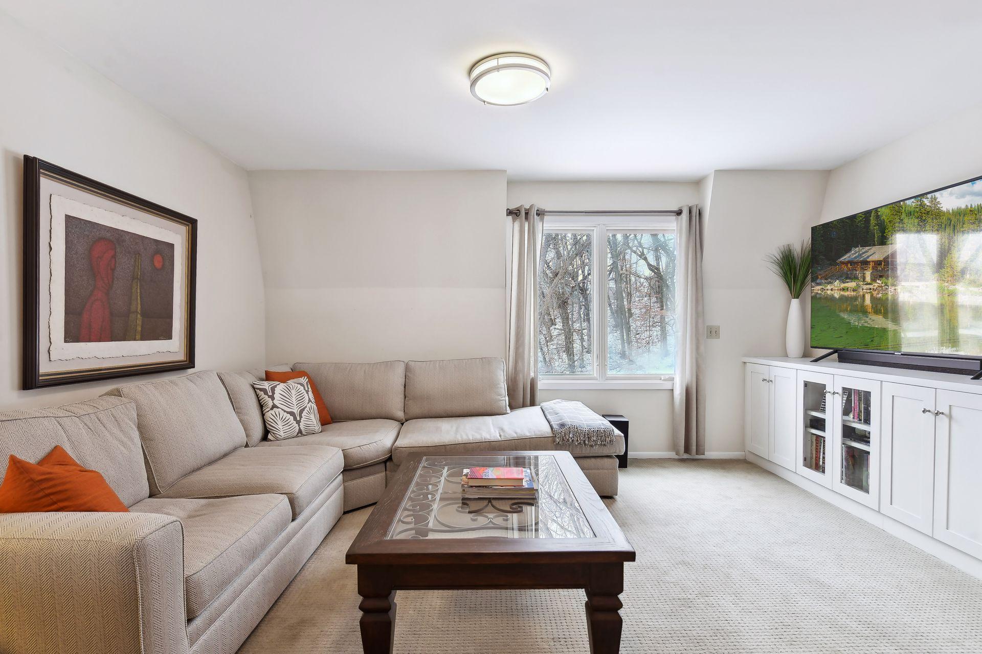 5921 Bonnie Brae Drive