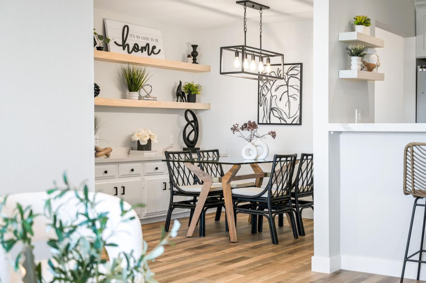 222 Laurel Street 301