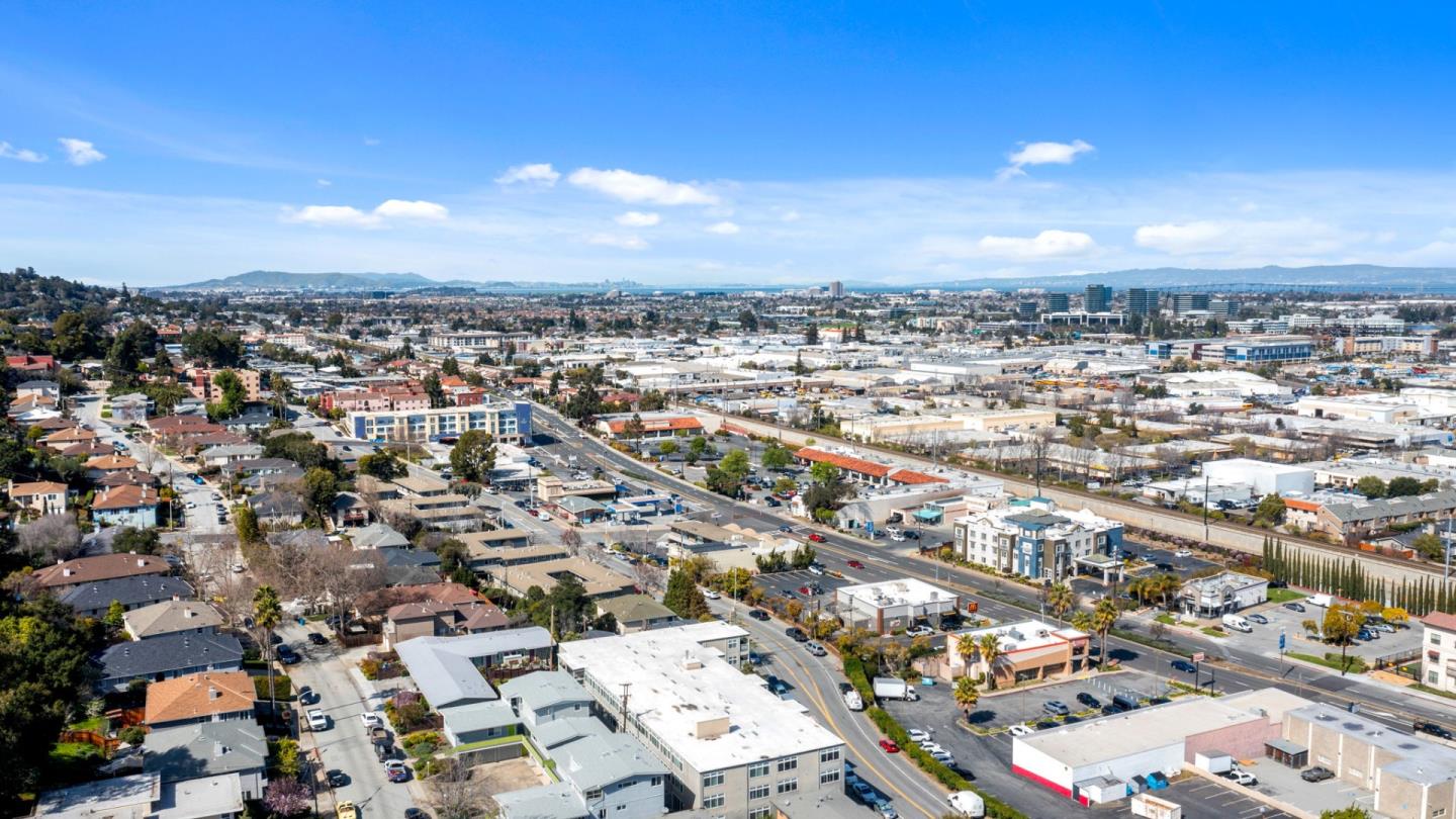 222 Laurel Street 301