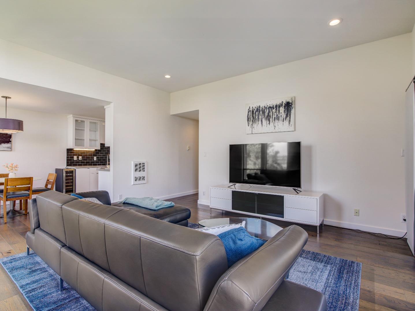 1061 Beach Park Boulevard 304