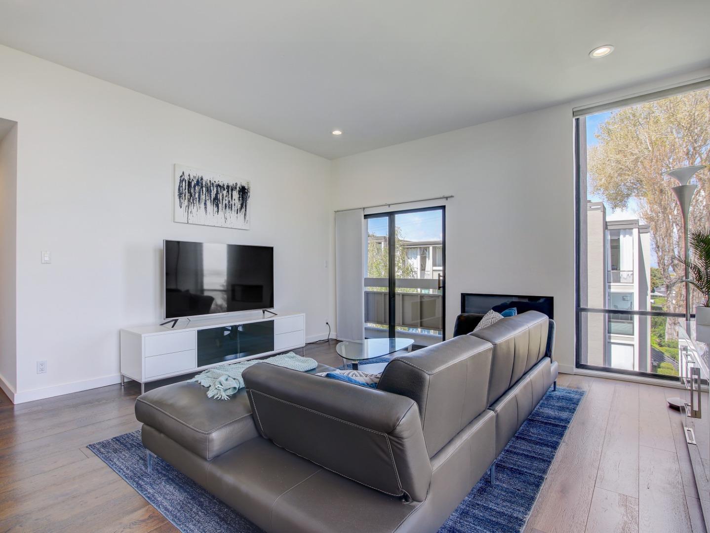 1061 Beach Park Boulevard 304