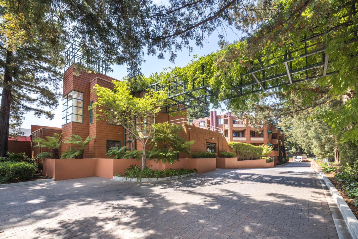 4250 El Camino Real D138