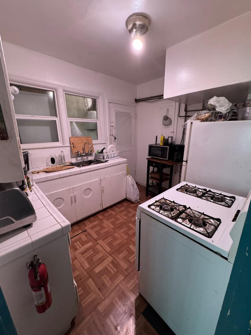 6275-6277 Mission Street