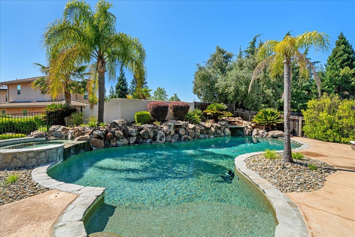 8625 Laurel Mist Court