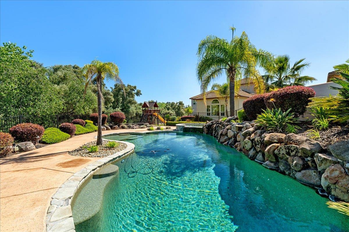 8625 Laurel Mist Court