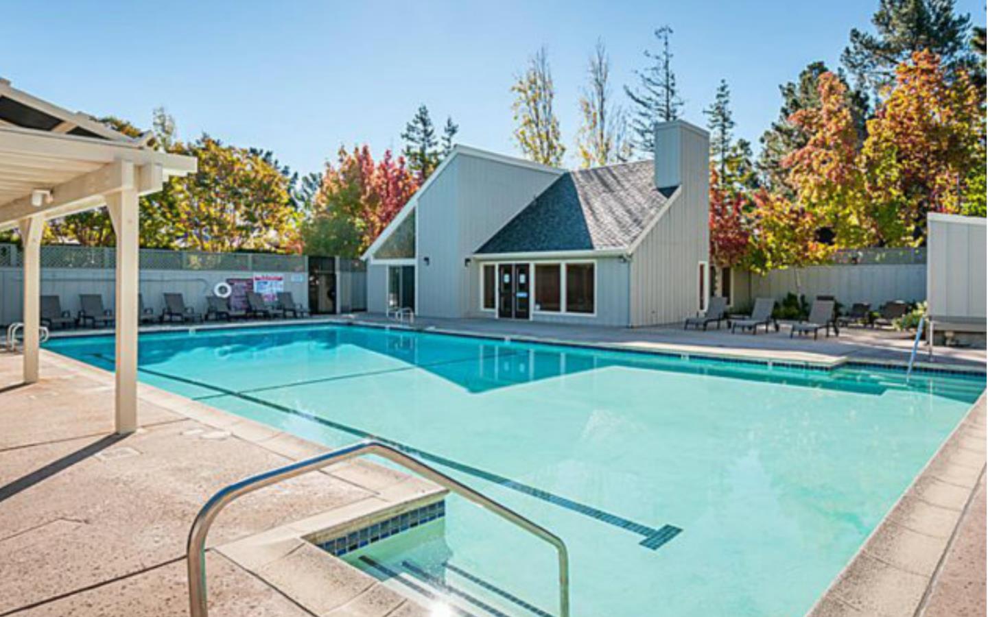 37 Weepingridge CT