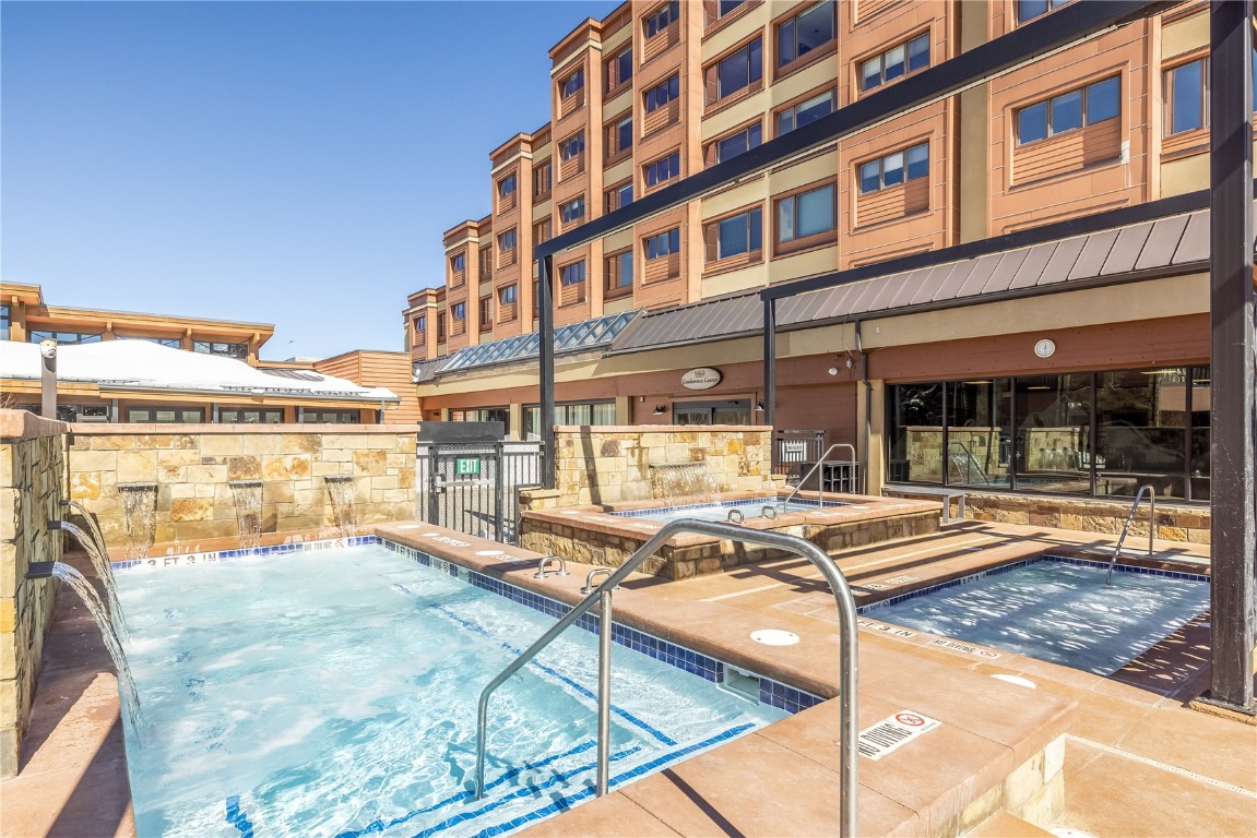 655 S Park AVENUE 305