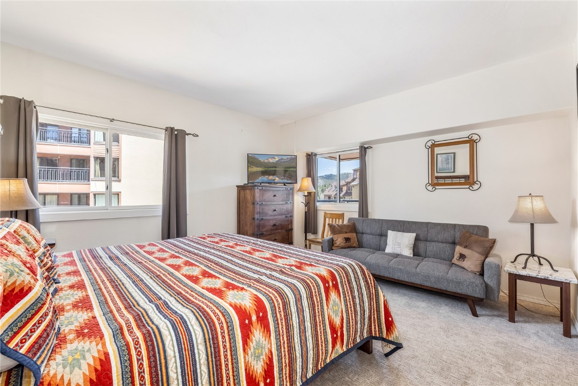 655 S Park AVENUE 305