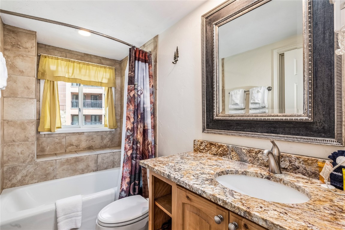 655 S Park AVENUE 305