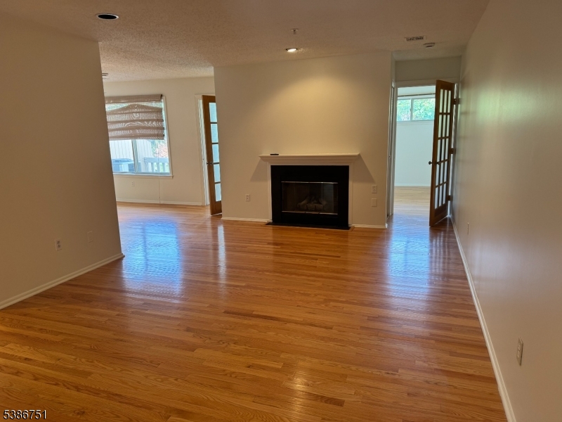 16 Buchanon Ct