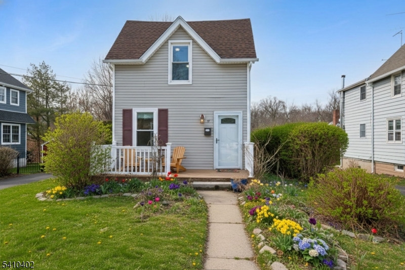 17 Maple Ave