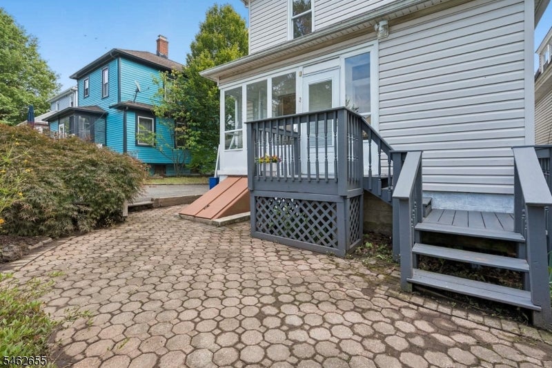60 Franklin Ave